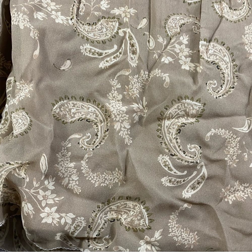 COPY - HANSEN&GRETEL Adorable paisley dress on or of shoulder puff sleeve. - Picture 11 of 14